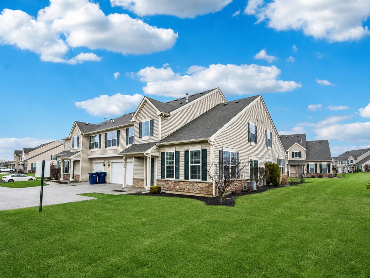 Townhouse for rent at 4962 Bennett St, Matteson, IL 60443