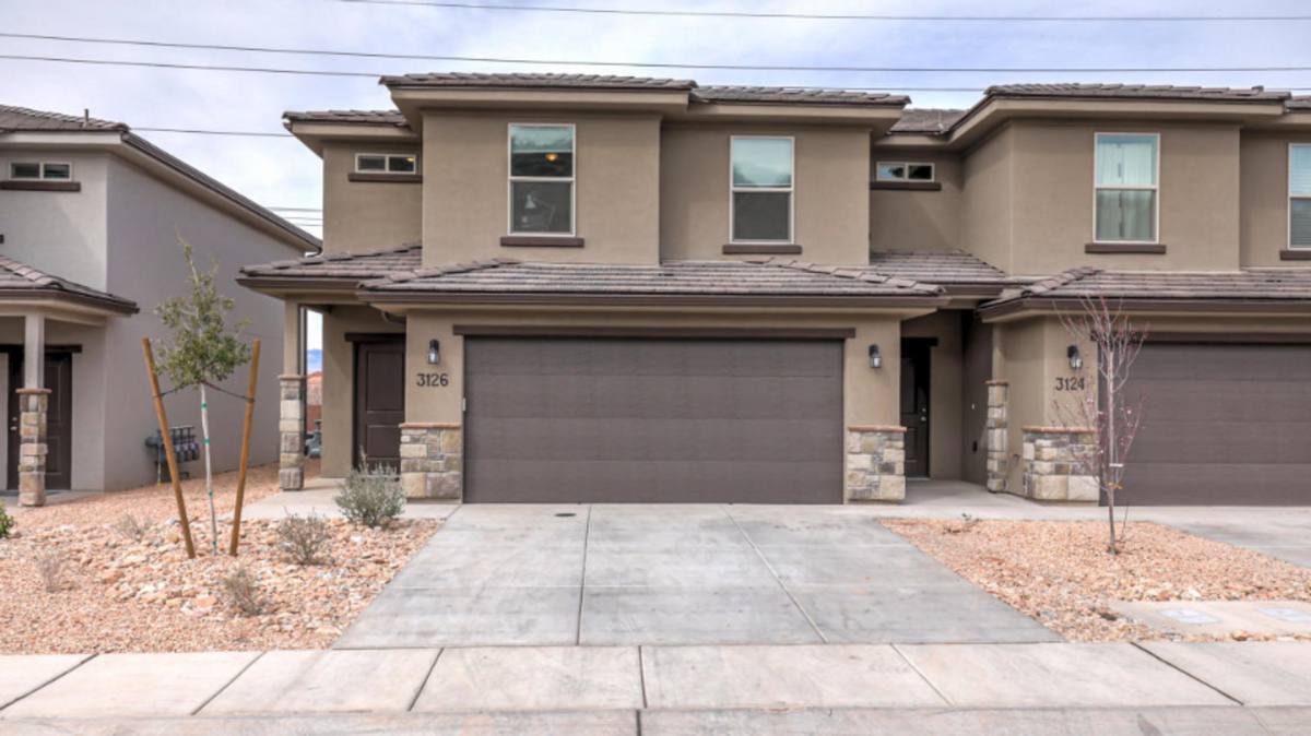 Townhouse for rent at 3246 S Relic Ridge Dr, Saint George, UT 84790