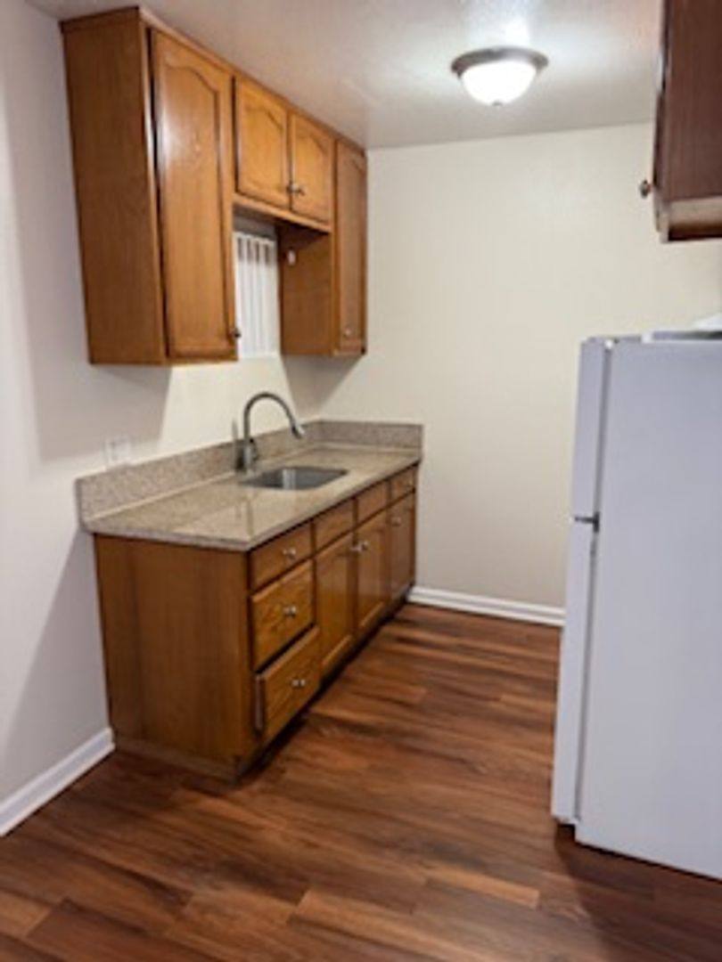 Apartment for rent at 626-632 1 2 Linden Ave, Long Beach, CA 90802