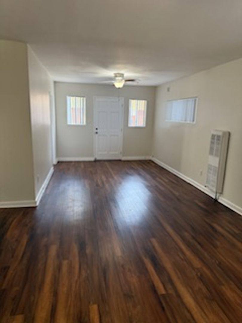 Apartment for rent at 626-632 1 2 Linden Ave, Long Beach, CA 90802