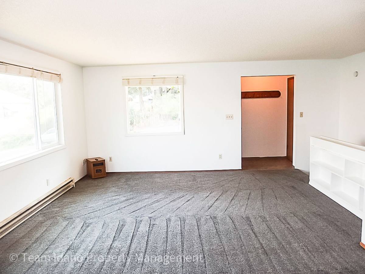 Apartment for rent at 443 445 N Van Buren, Moscow, ID 83843