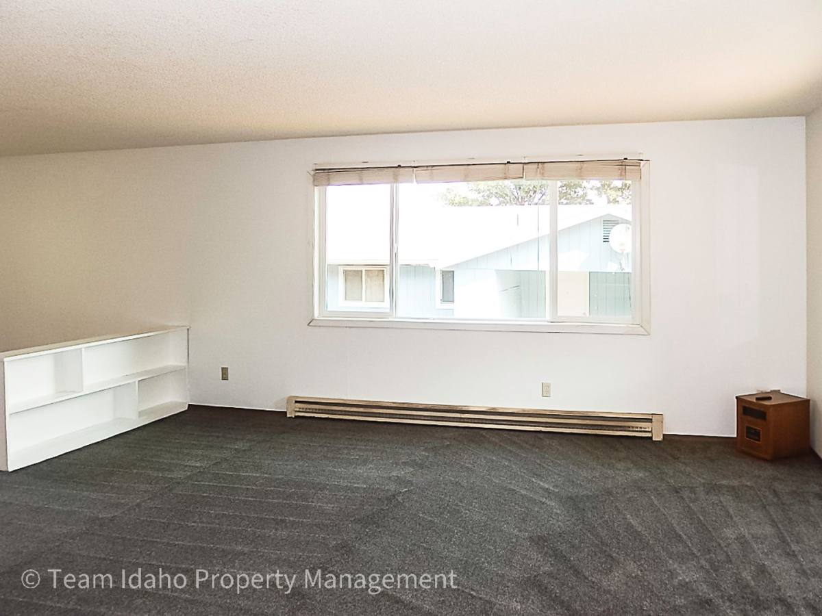 Apartment for rent at 443 445 N Van Buren, Moscow, ID 83843