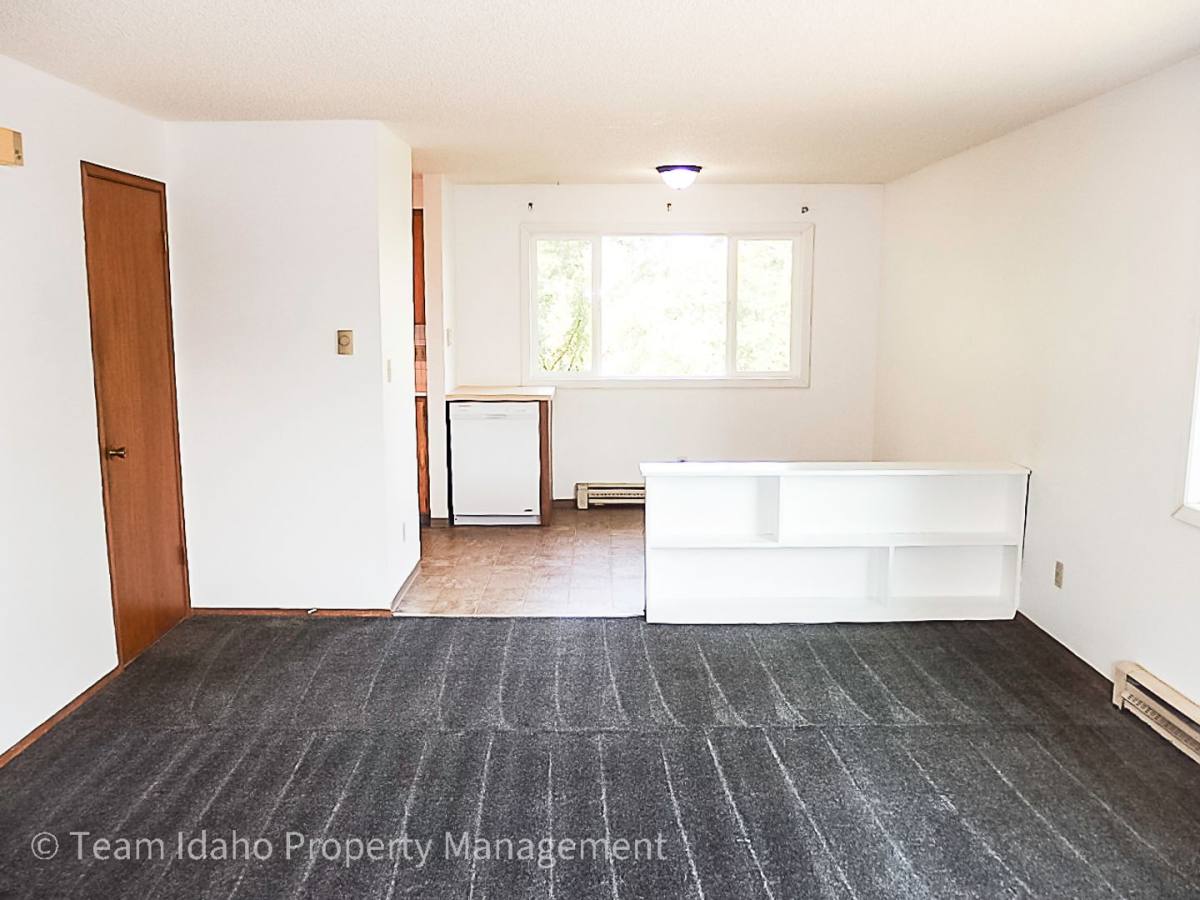 Apartment for rent at 443 445 N Van Buren, Moscow, ID 83843