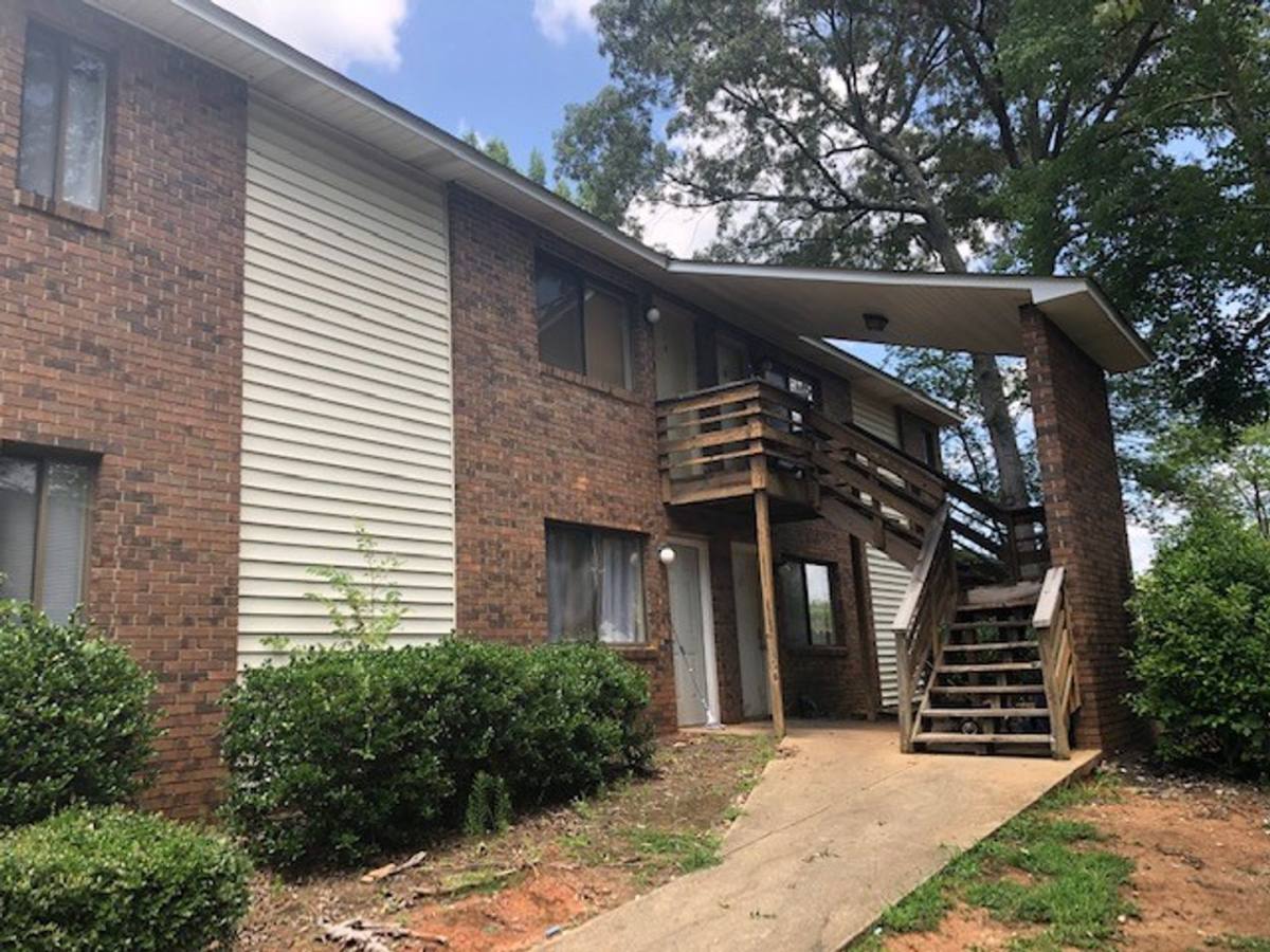 Apartment for rent at 1522 Parkway, Greenwood, SC 29646