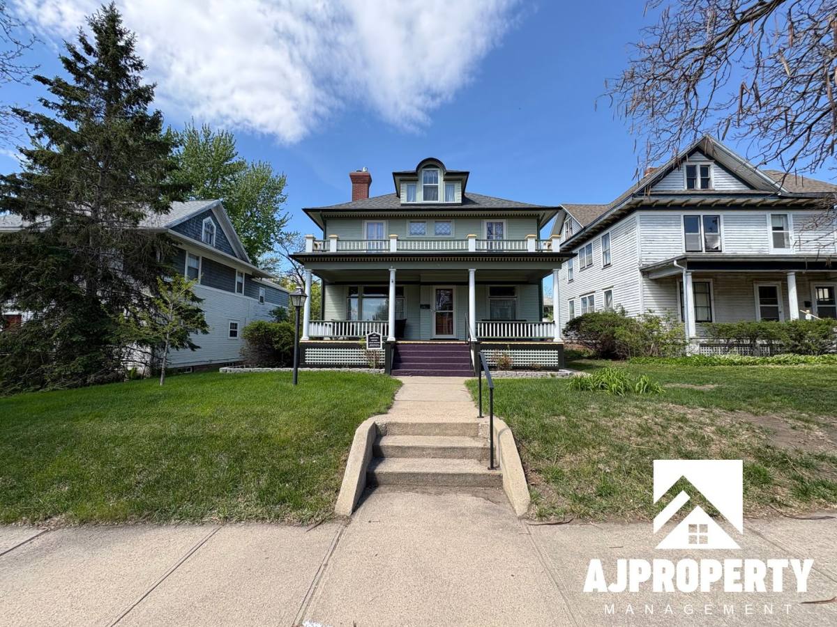 House for rent at 119 N Summit Ave, Sioux Falls, SD 57104