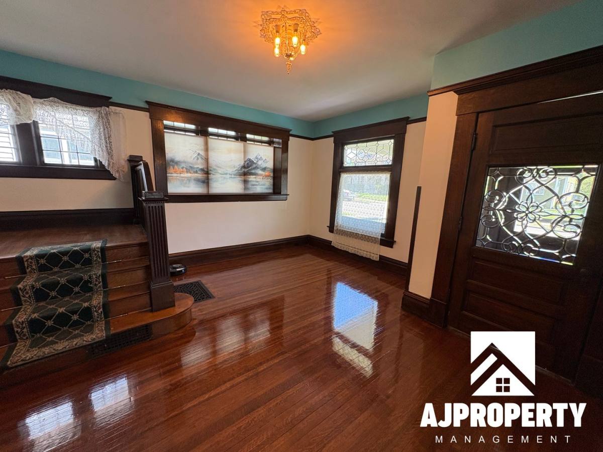 House for rent at 119 N Summit Ave, Sioux Falls, SD 57104