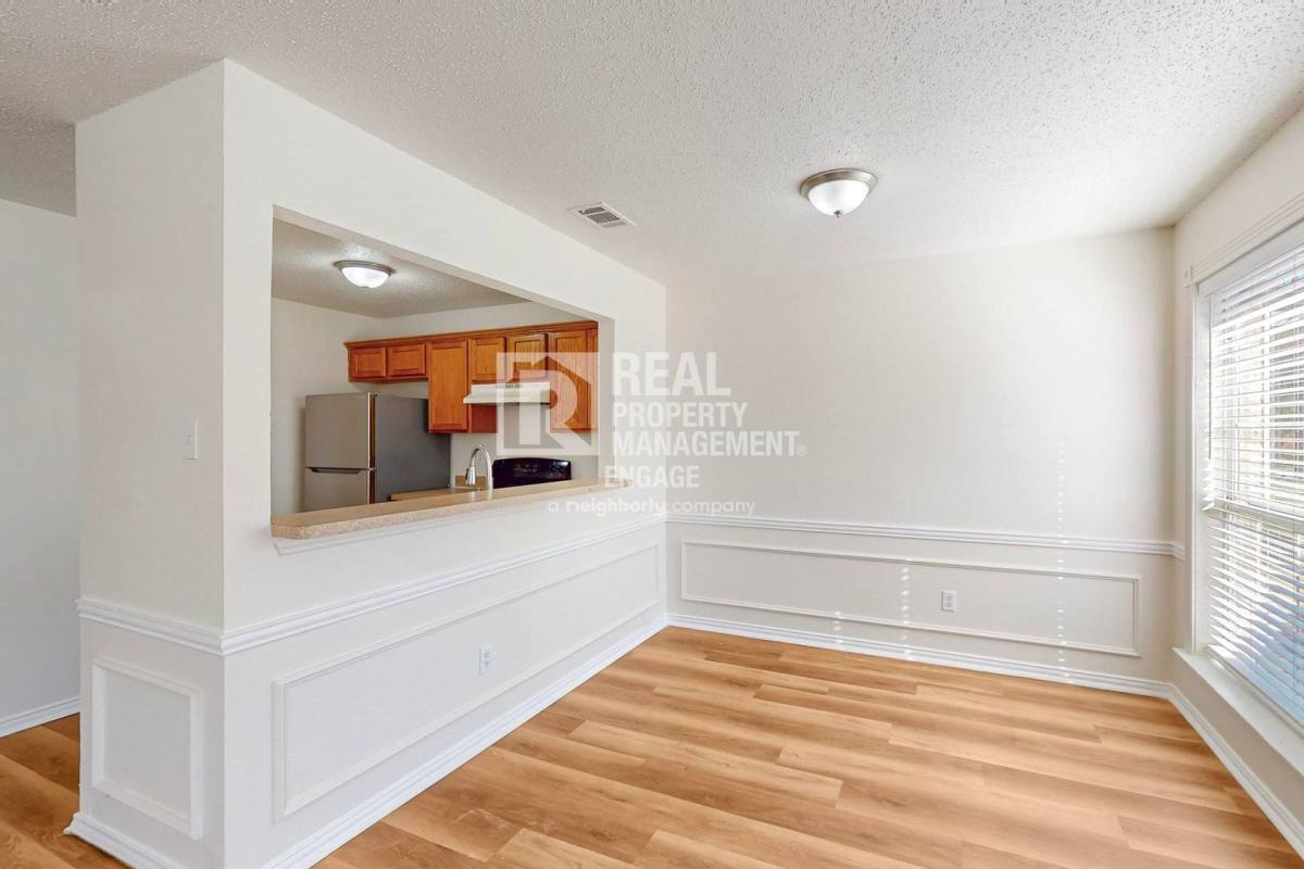 Apartment for rent at 404 Truman St, Arlington, TX 76011