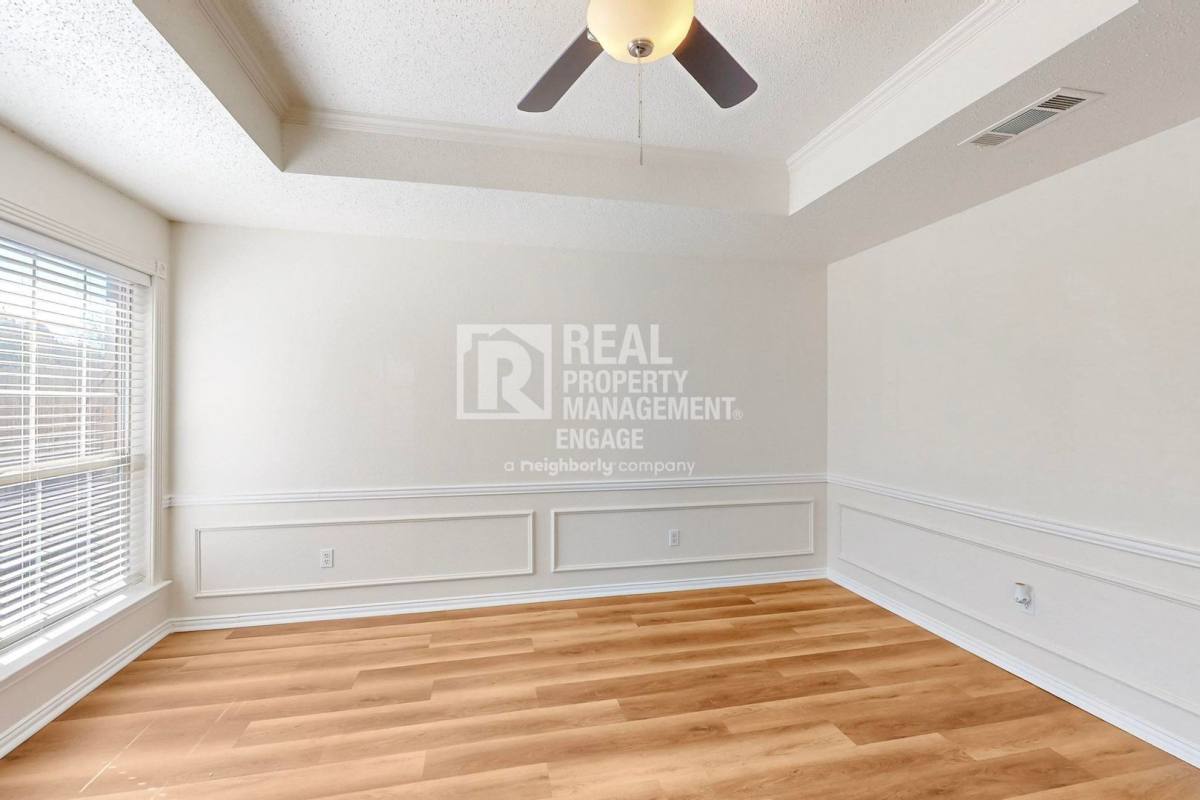 Apartment for rent at 404 Truman St, Arlington, TX 76011