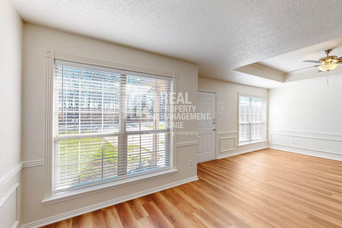Apartment for rent at 404 Truman St, Arlington, TX 76011