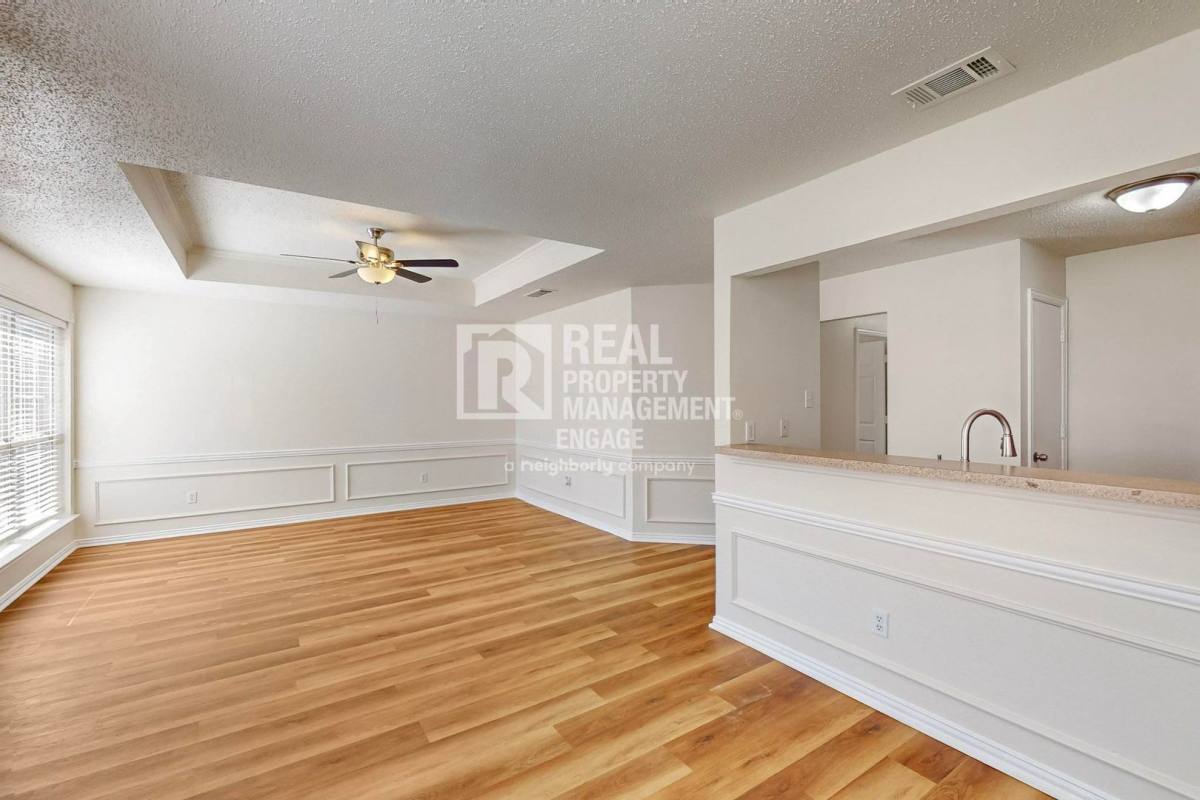 Apartment for rent at 404 Truman St, Arlington, TX 76011