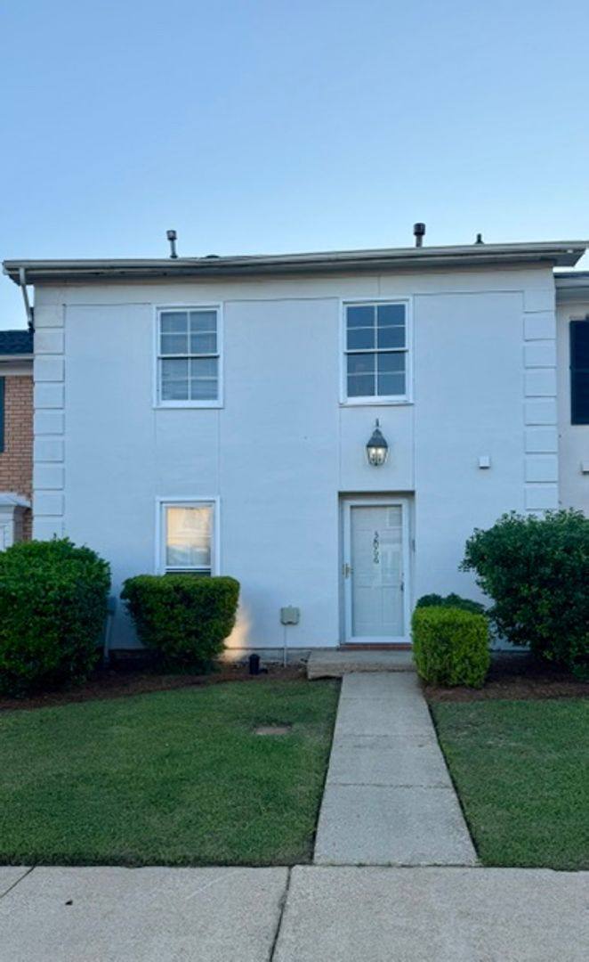 Townhouse for rent at 2066 Rexford Rd, Montgomery, AL 36116