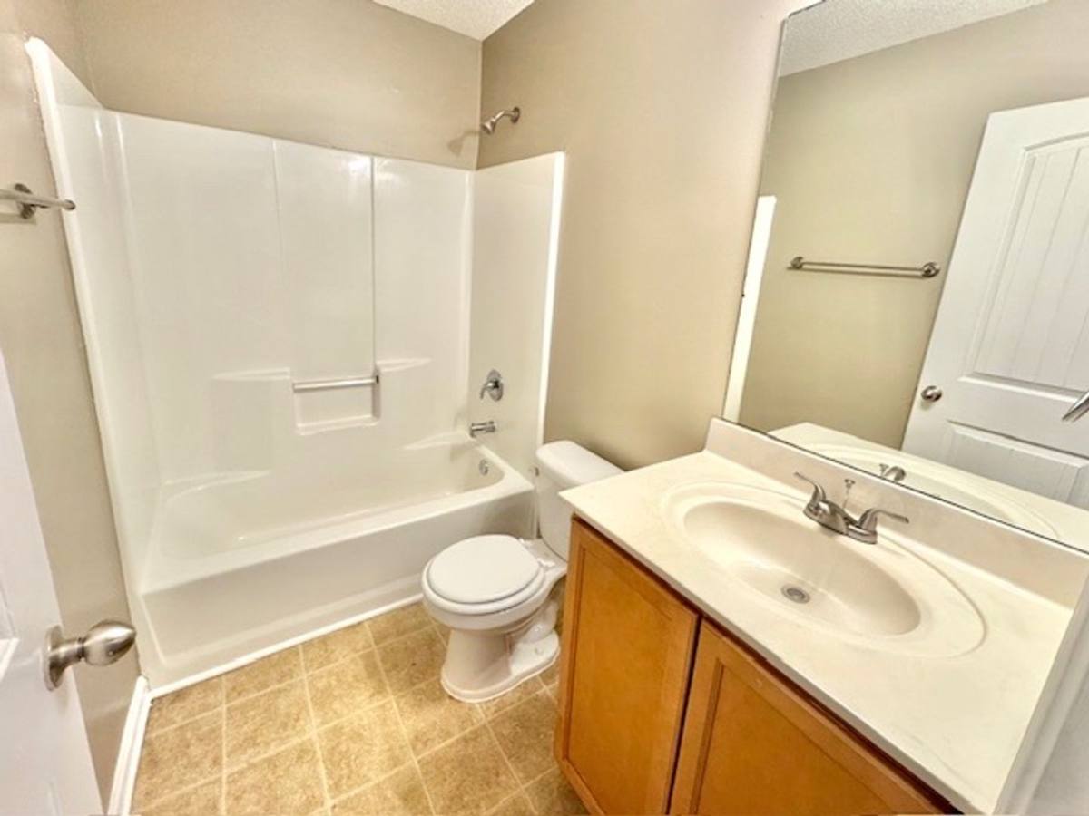 Apartment for rent at 7902 N Rushmeade Circle, Memphis, TN 38125
