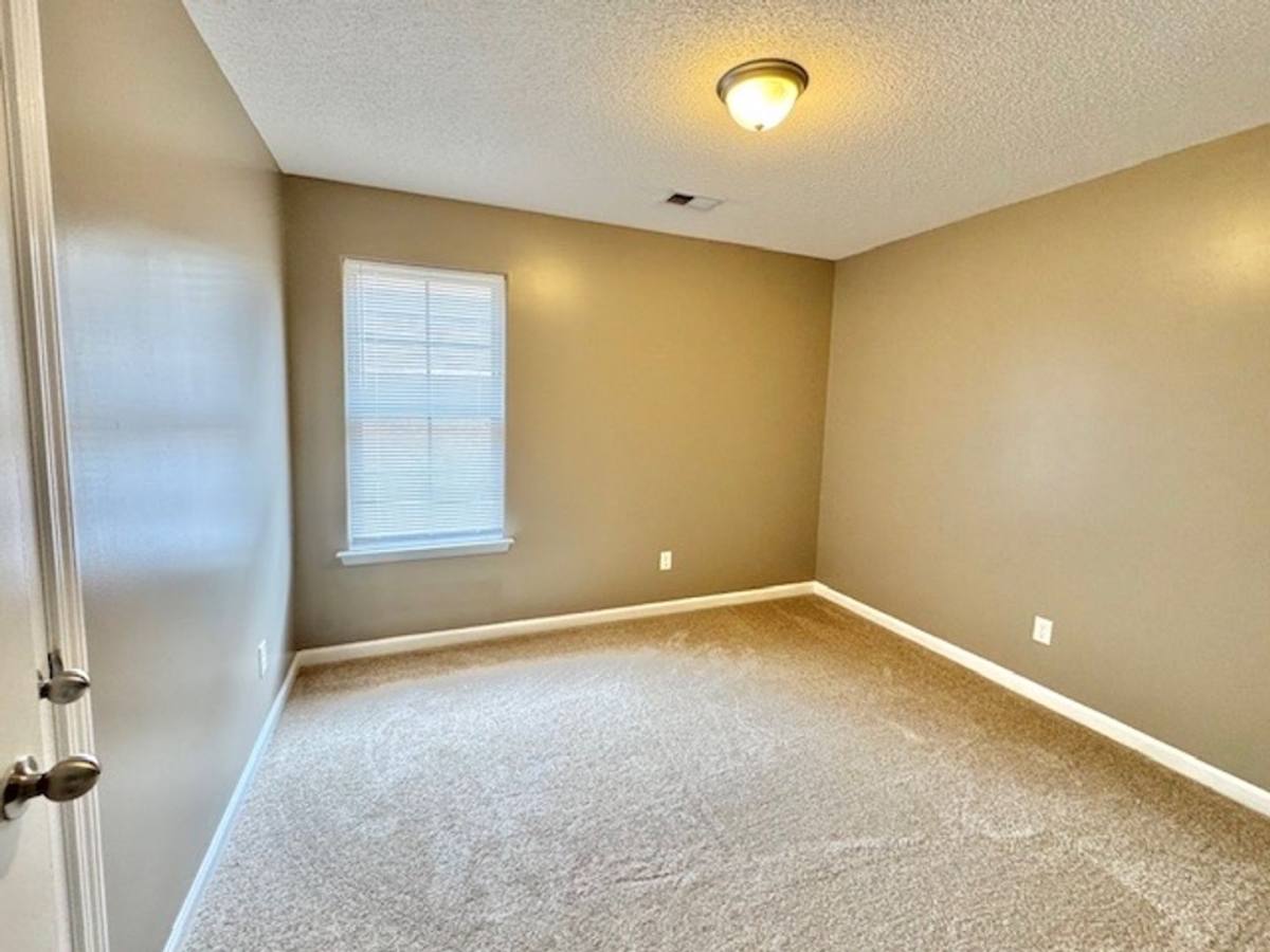 Apartment for rent at 7902 N Rushmeade Circle, Memphis, TN 38125