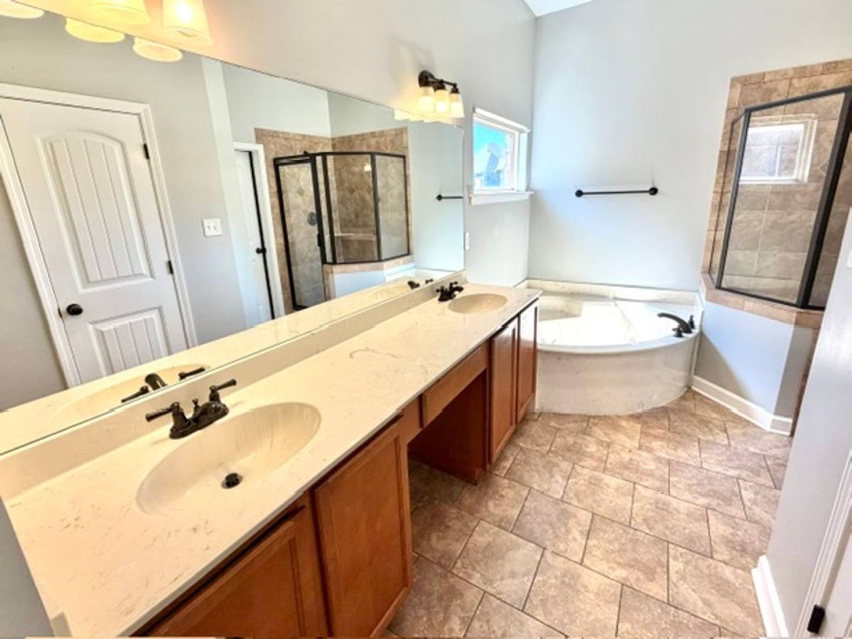 Apartment for rent at 5311 Ridge Laurel Terrace, Memphis, TN 38125
