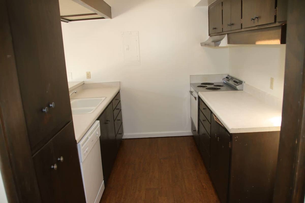 Apartment for rent at 205-207 N Hall St, Visalia, CA 93291