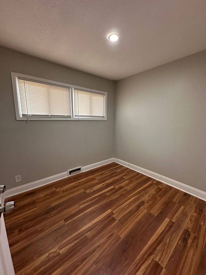 House for rent at 6904 Longview Rd, Kansas City, MO 64134