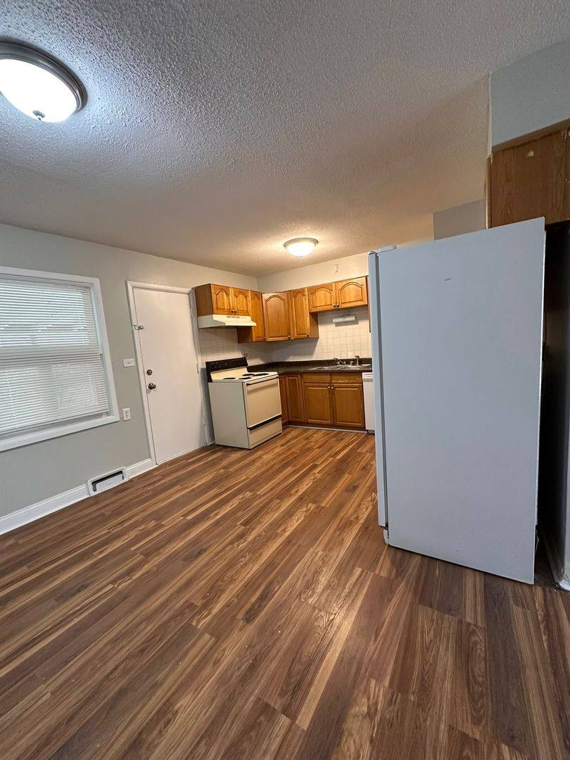 House for rent at 6904 Longview Rd, Kansas City, MO 64134