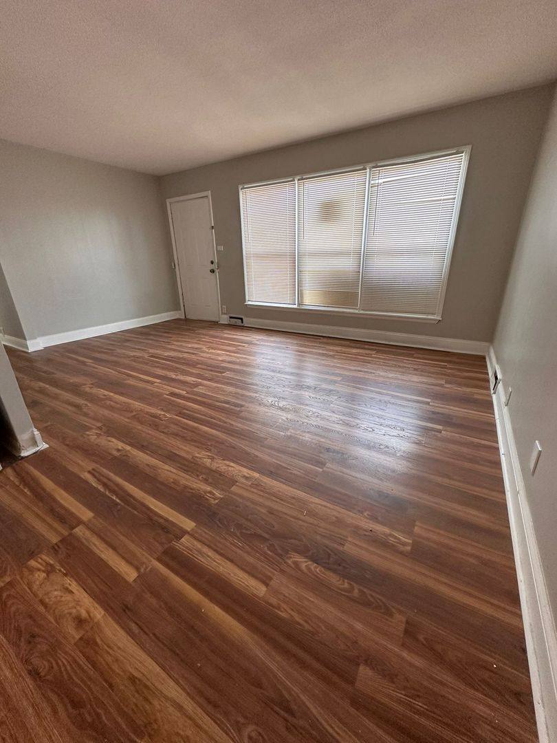House for rent at 6904 Longview Rd, Kansas City, MO 64134