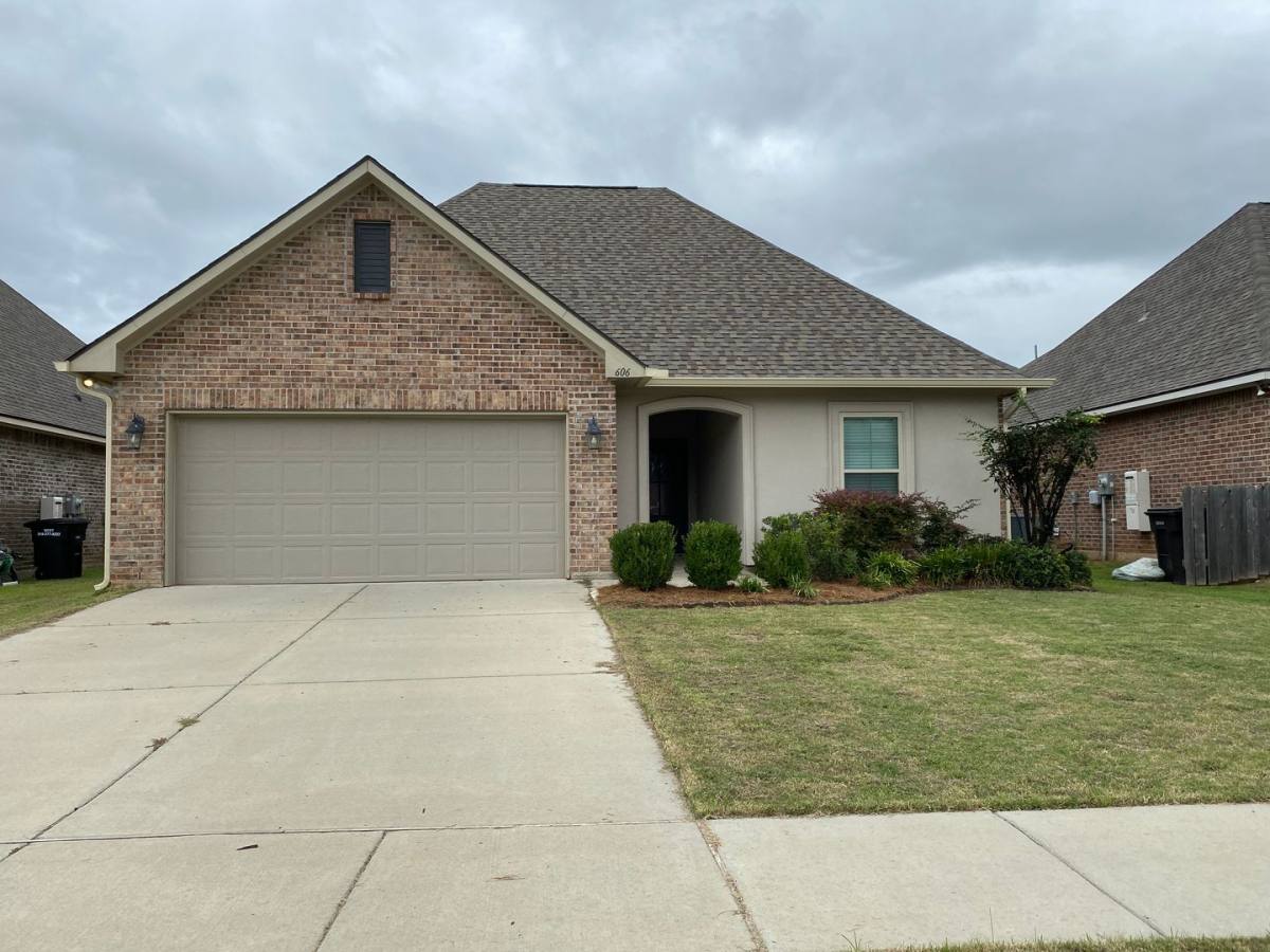 House for rent at 606 Acacia Dr, Bossier City, LA 71111