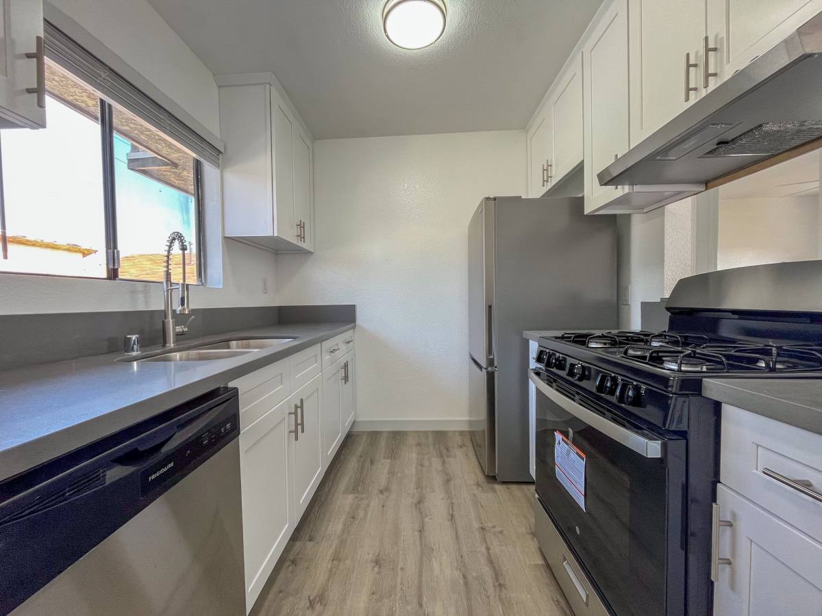 Apartment for rent at 12020 Grevillea Ave, Hawthorne, CA 90250