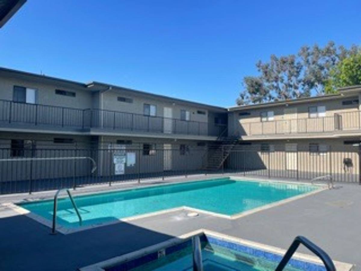 Apartment for rent at 12020 Grevillea Ave, Hawthorne, CA 90250