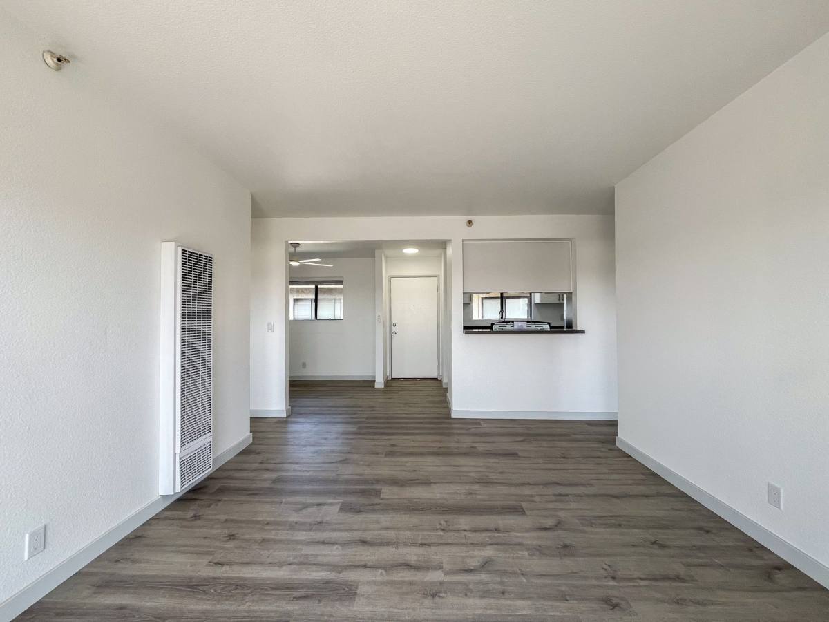 Apartment for rent at 12020 Grevillea Ave, Hawthorne, CA 90250