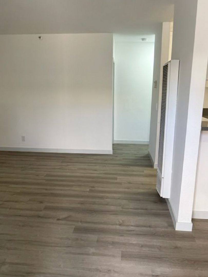 Apartment for rent at 12020 Grevillea Ave, Hawthorne, CA 90250