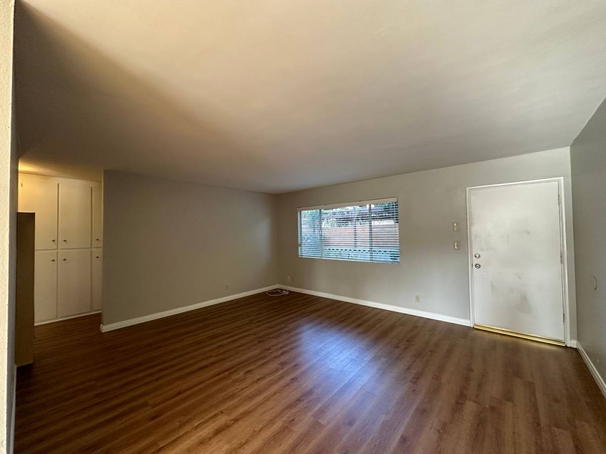Apartment for rent at 521 S Granada Ave, Alhambra, CA 91801