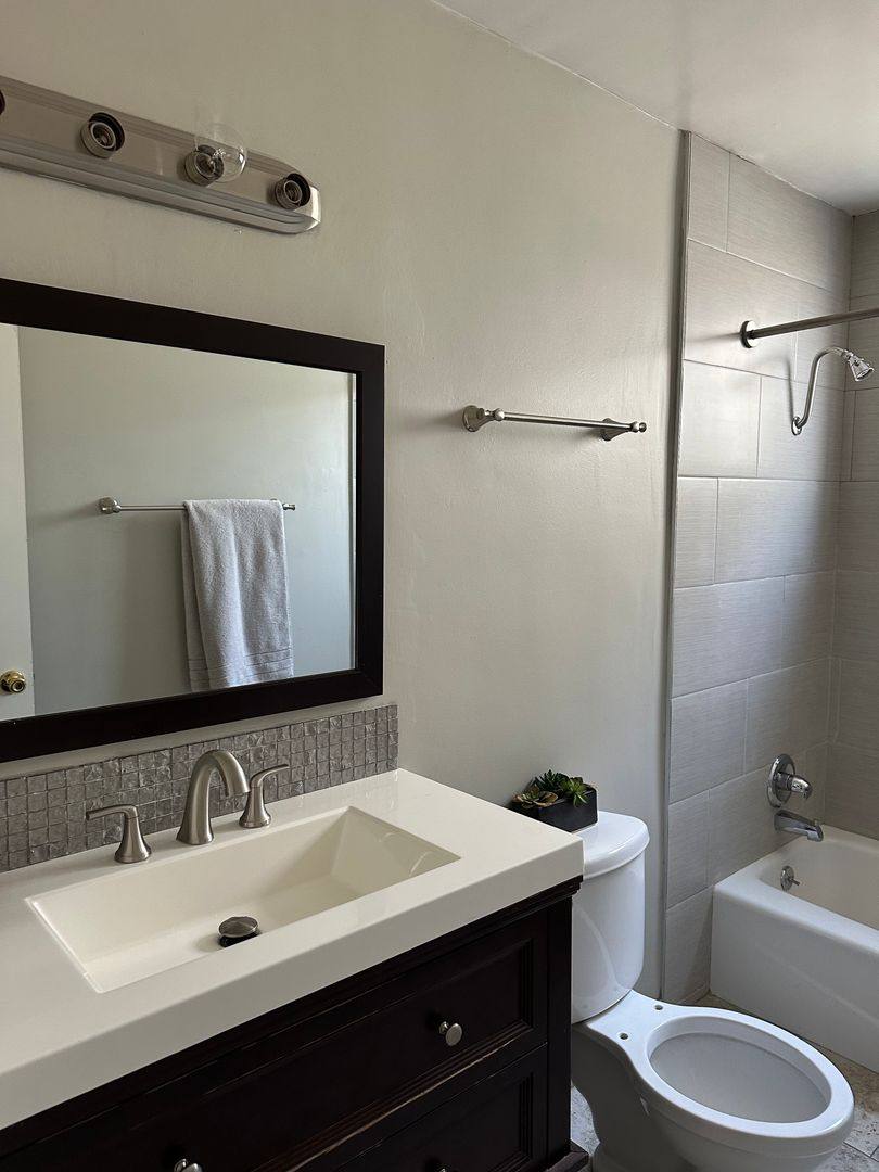 Apartment for rent at 521 S Granada Ave, Alhambra, CA 91801