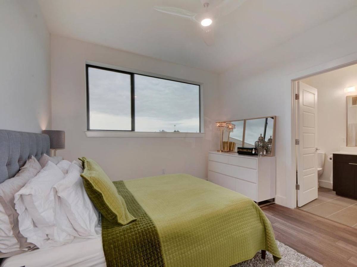 Apartment for rent at 1615 E 7th St, Austin, TX 78702