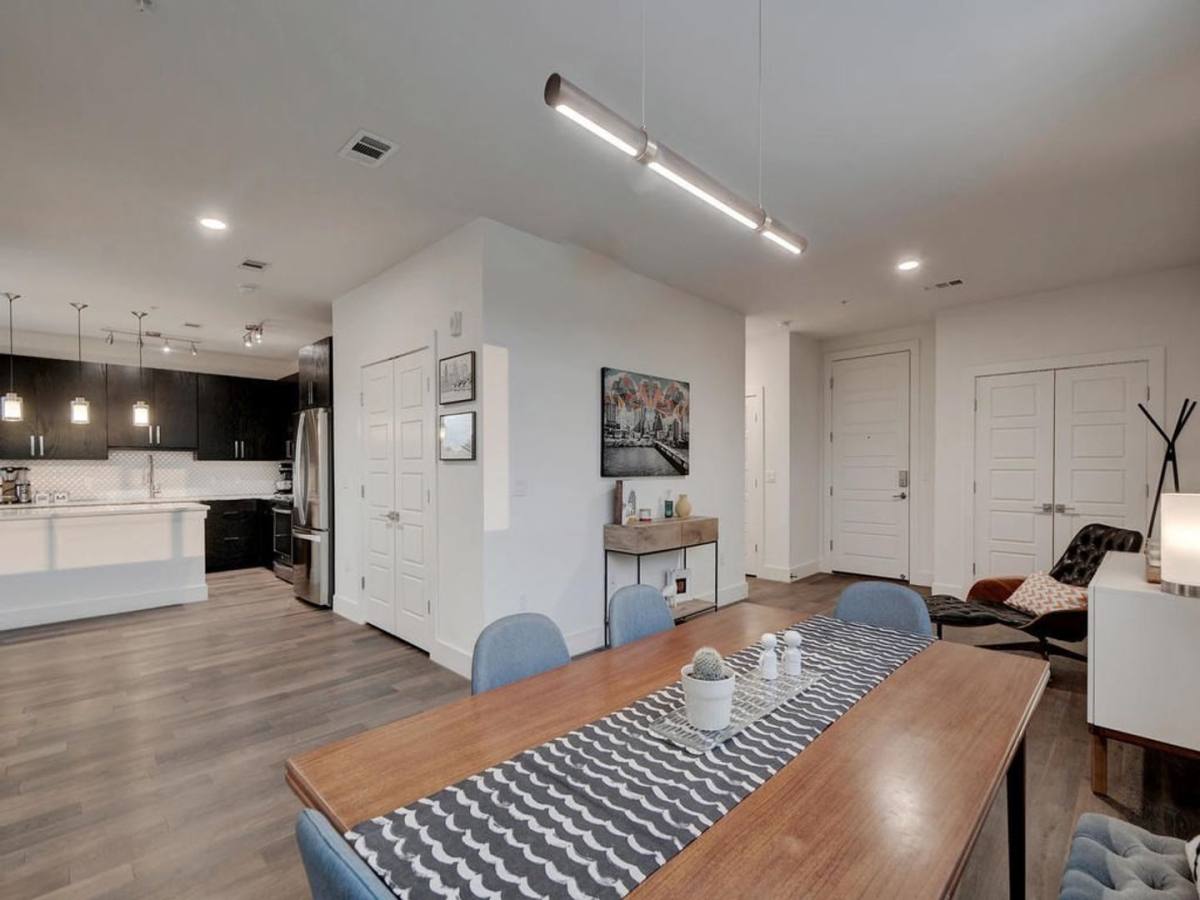 Apartment for rent at 1615 E 7th St, Austin, TX 78702
