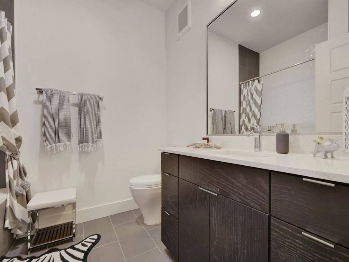 Apartment for rent at 1615 E 7th St, Austin, TX 78702