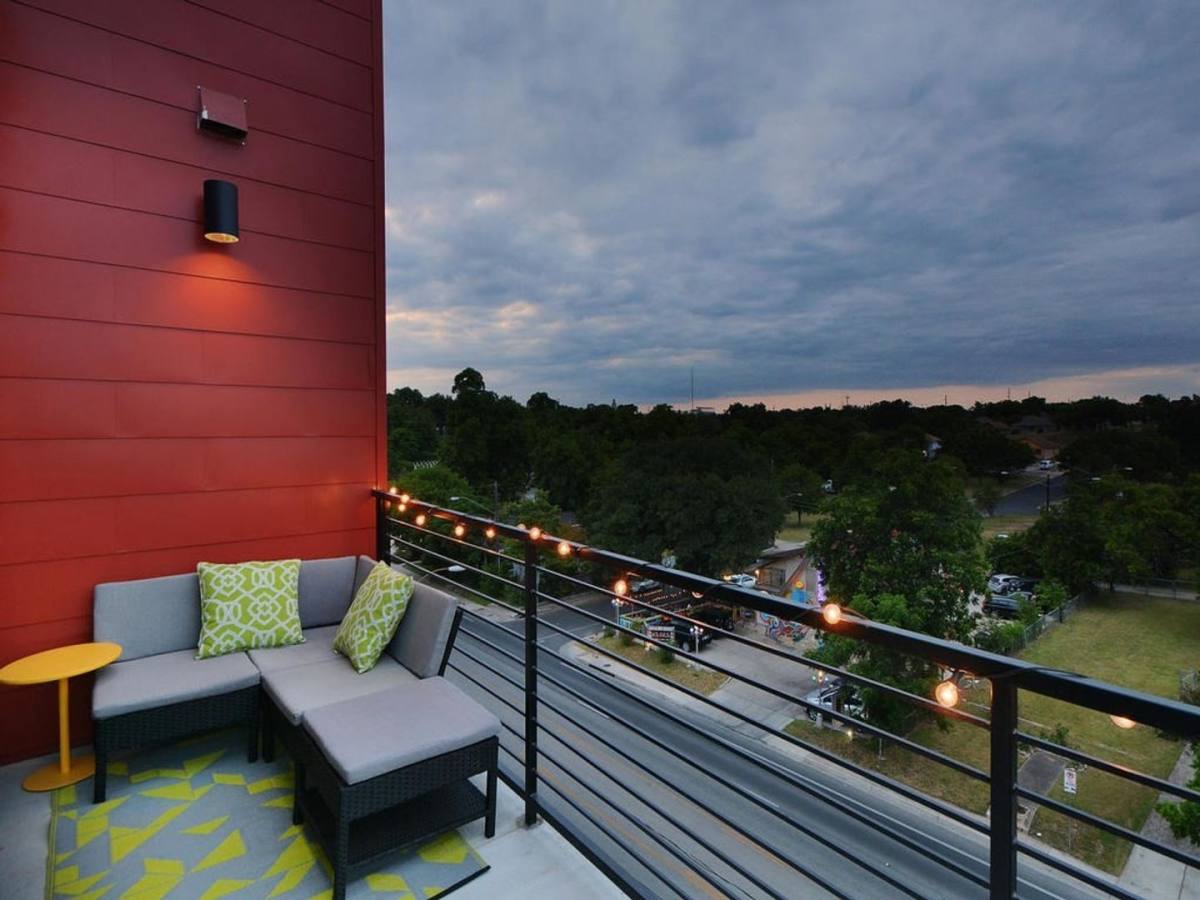 Apartment for rent at 1615 E 7th St, Austin, TX 78702