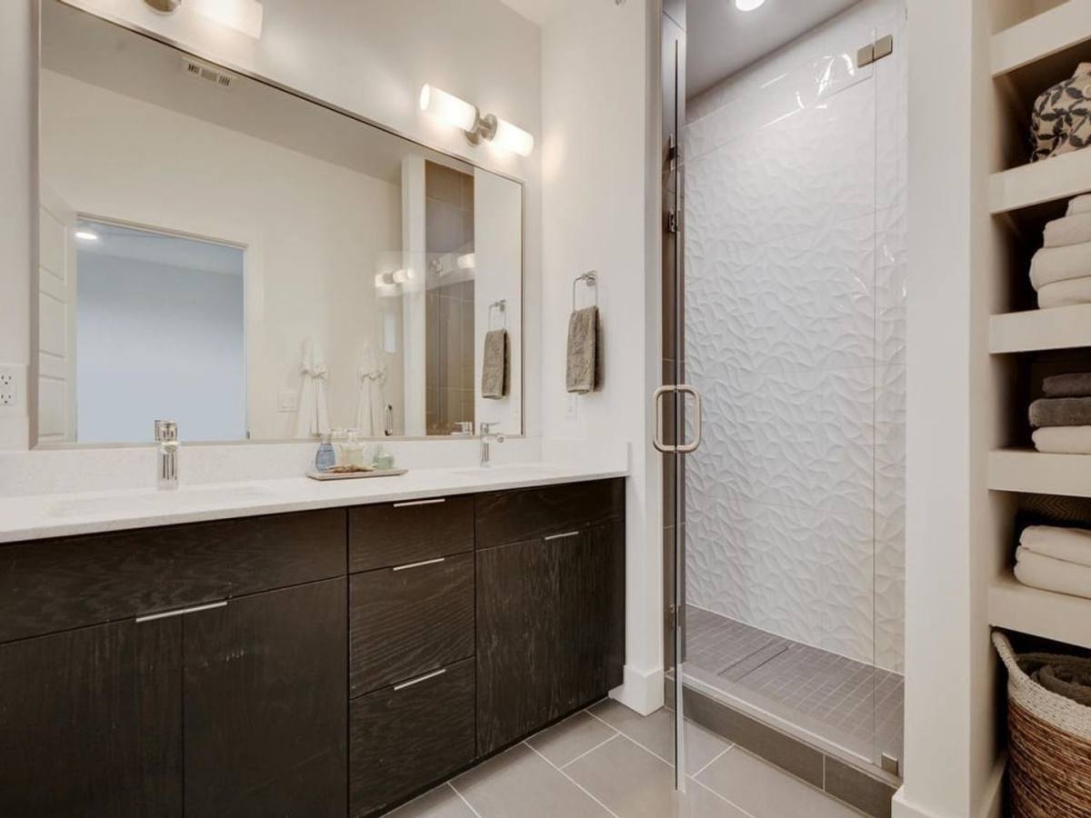 Apartment for rent at 1615 E 7th St, Austin, TX 78702