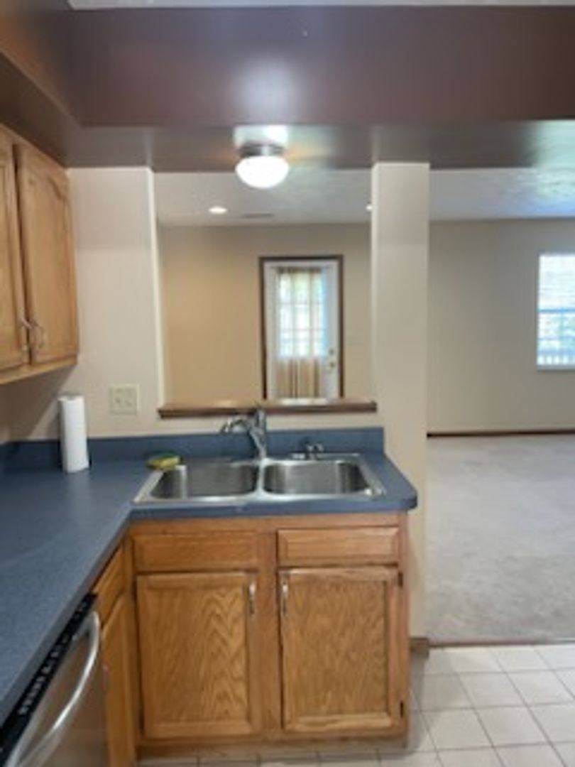 Townhouse for rent at 5210 Nesting Way, Charleston, WV 25313