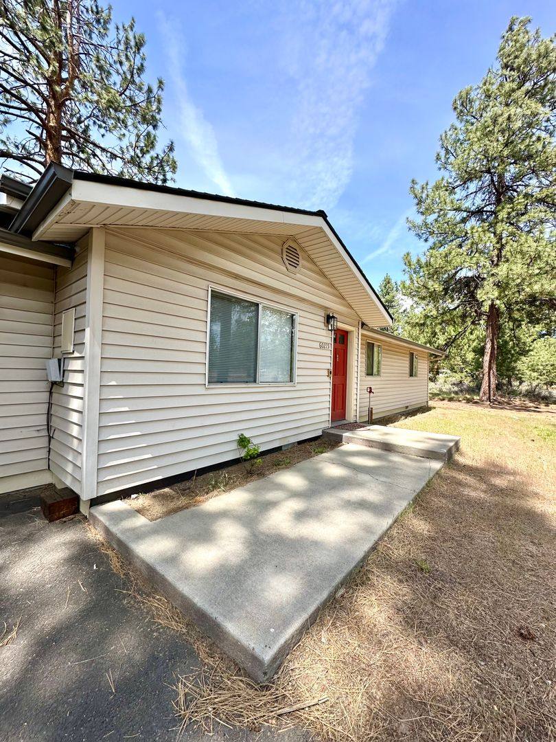 House for rent at 60215 Cheyenne Rd, Bend, OR 97702