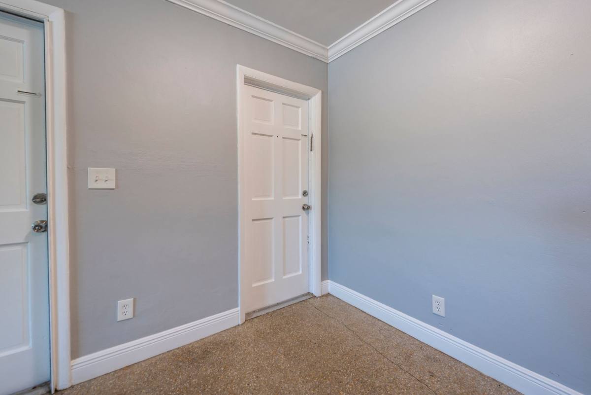 Apartment for rent at 806 NE 16th Place, Fort Lauderdale, FL 33304
