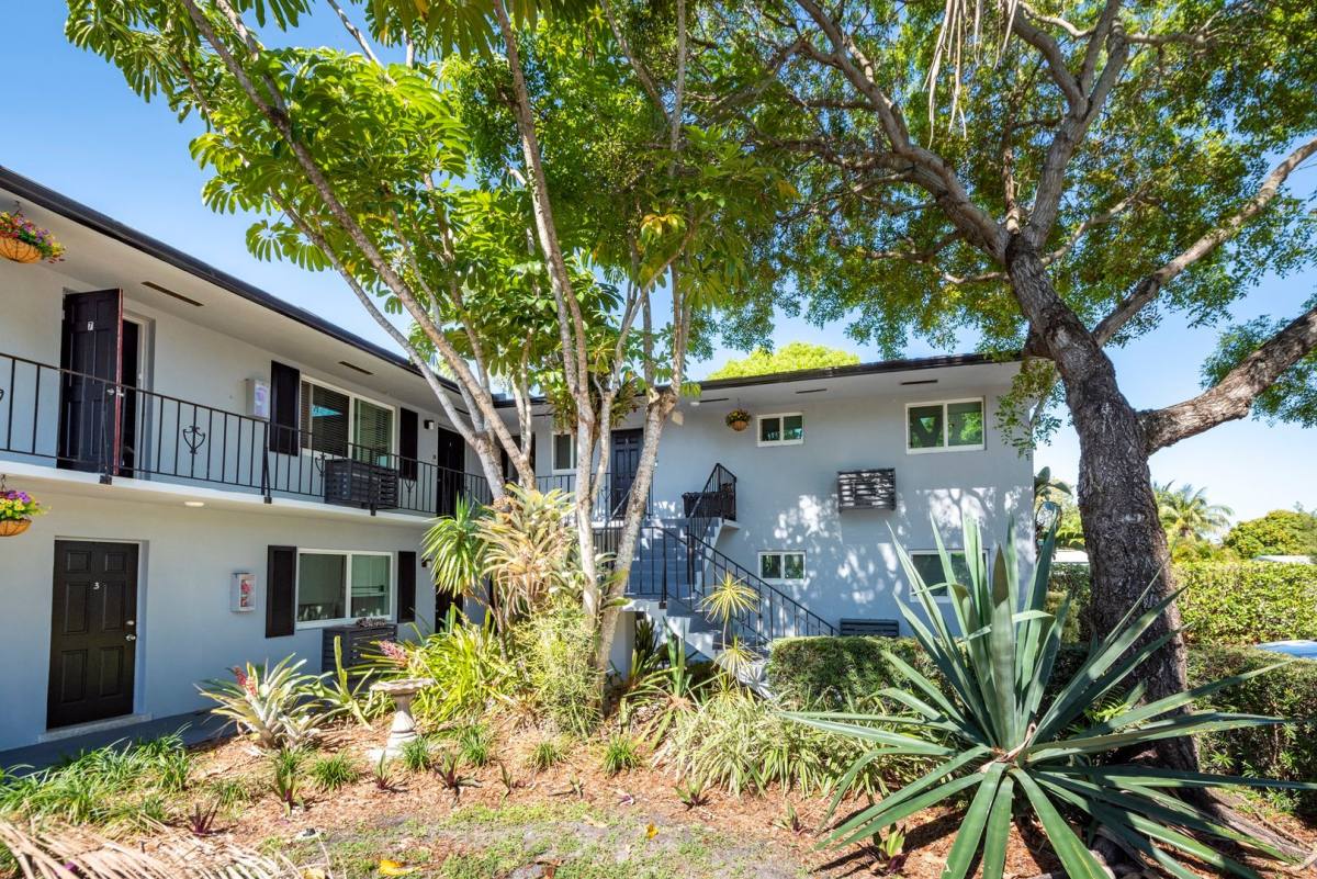 Apartment for rent at 806 NE 16th Place, Fort Lauderdale, FL 33304