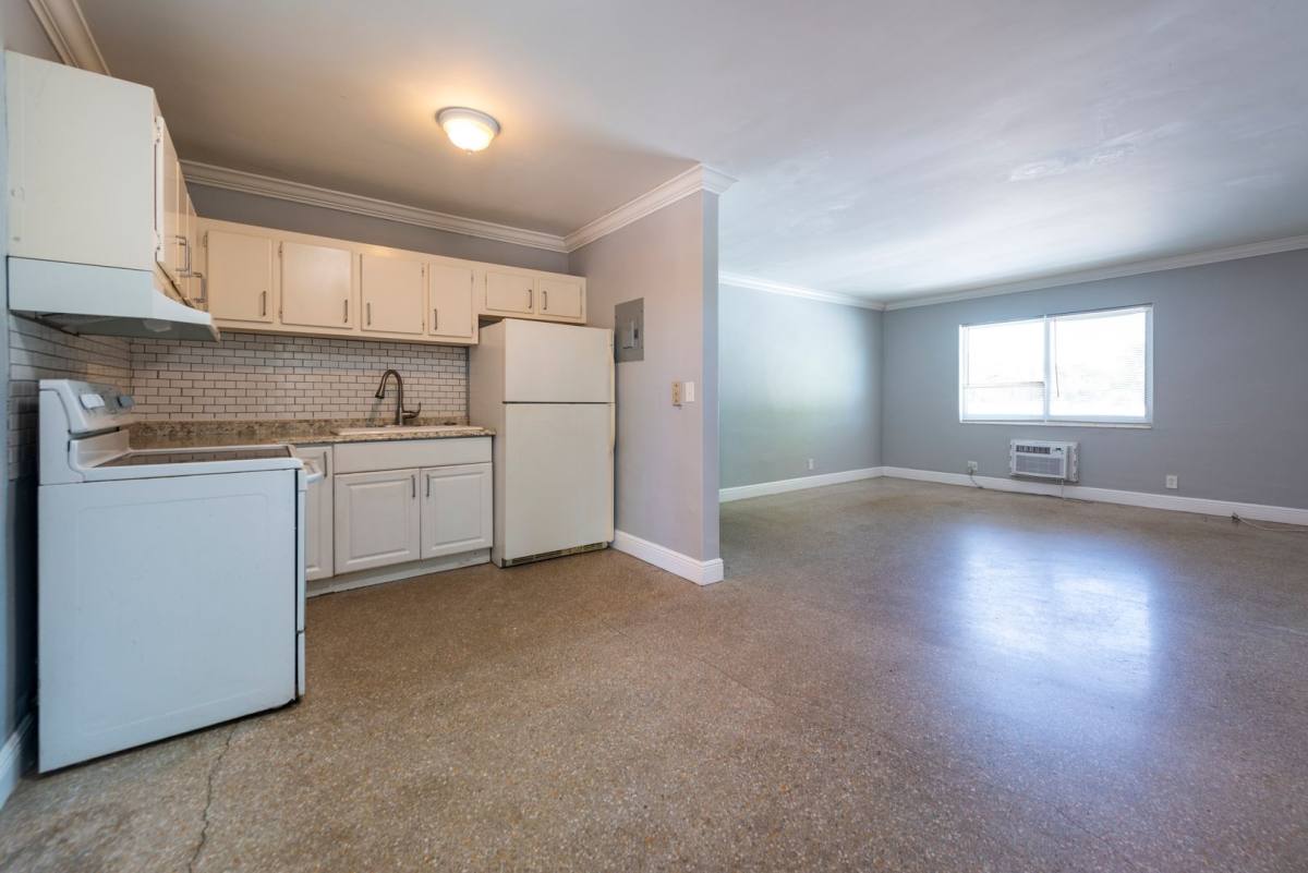 Apartment for rent at 806 NE 16th Place, Fort Lauderdale, FL 33304