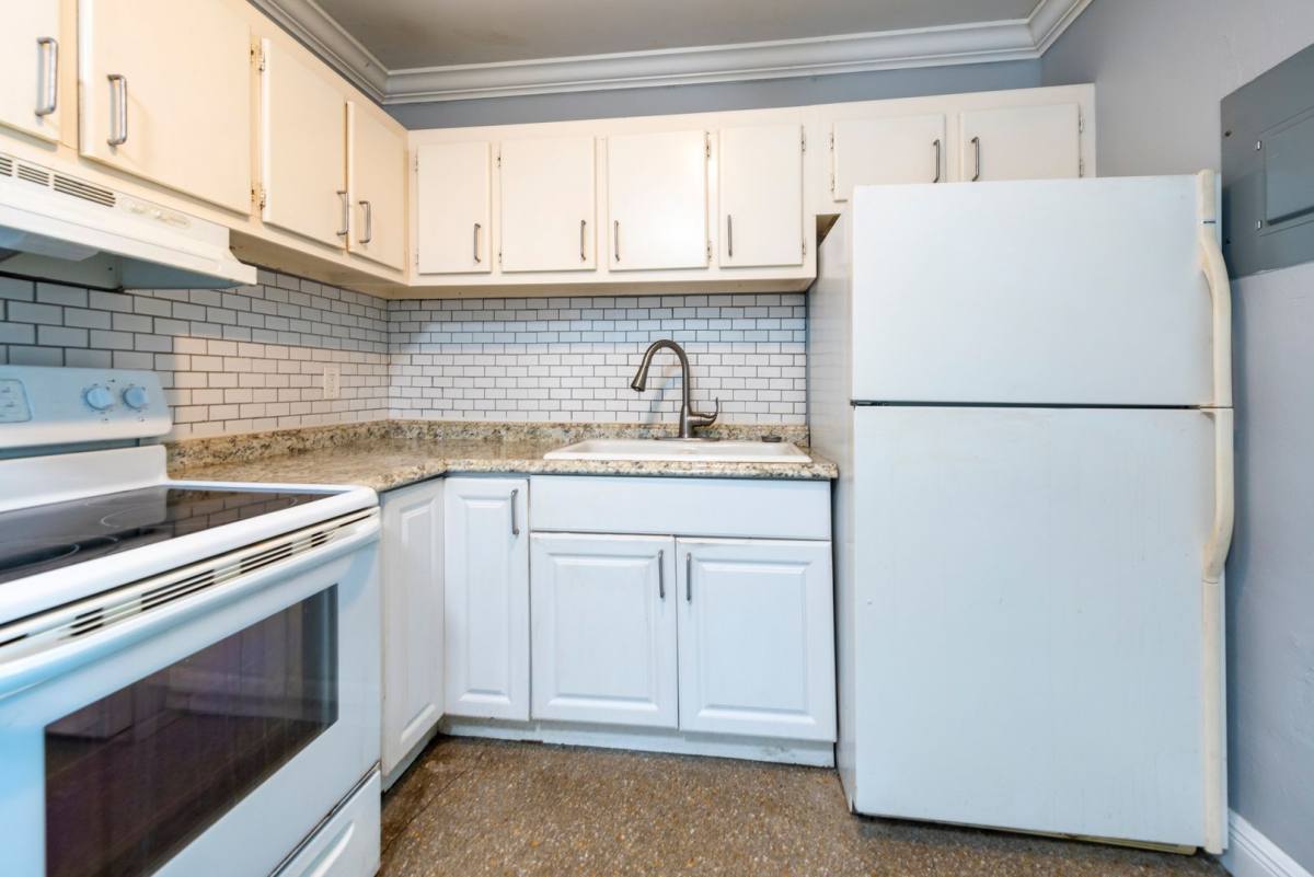 Apartment for rent at 806 NE 16th Place, Fort Lauderdale, FL 33304