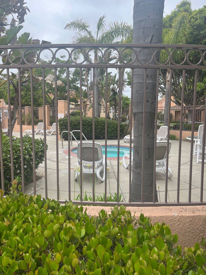 Townhouse for rent at 1218 Lost Point Lane, Oxnard, CA 93030
