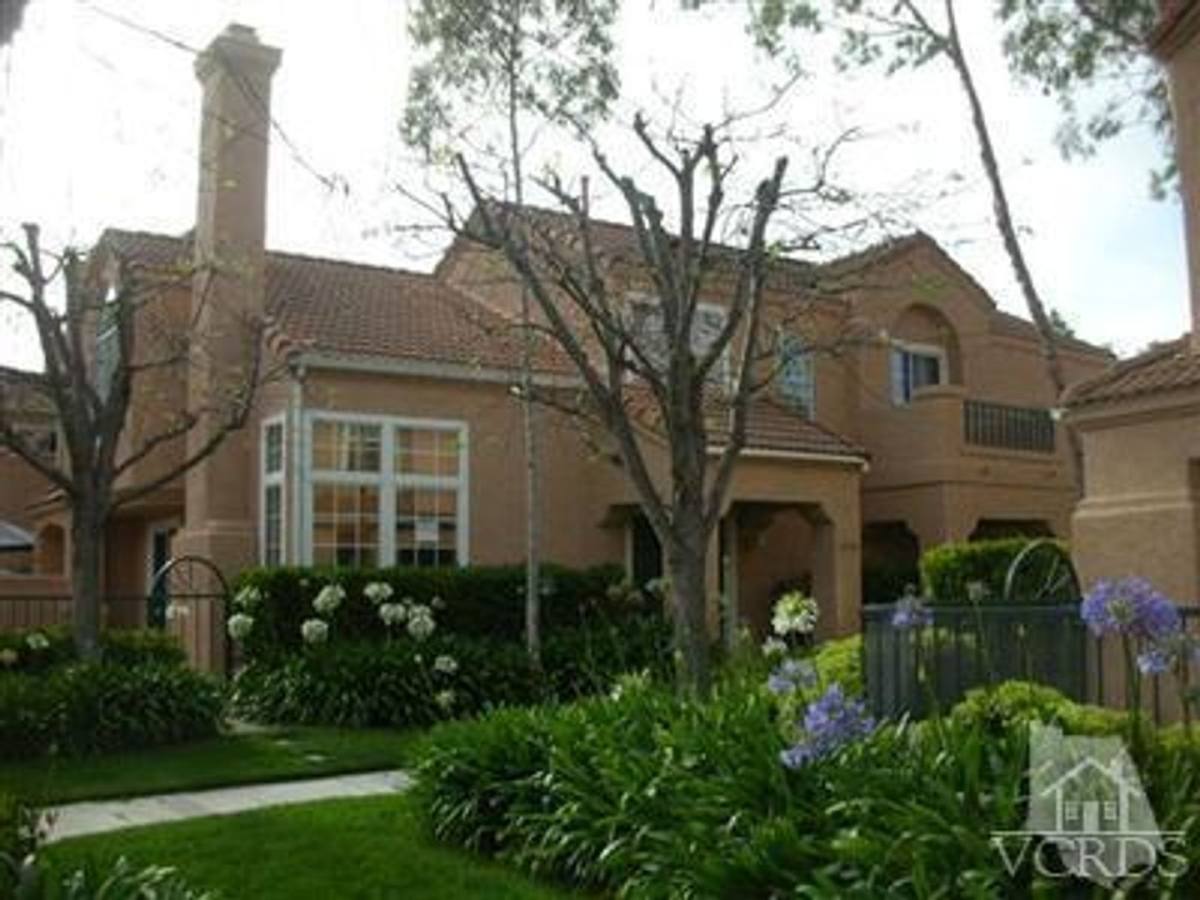 Townhouse for rent at 1218 Lost Point Lane, Oxnard, CA 93030