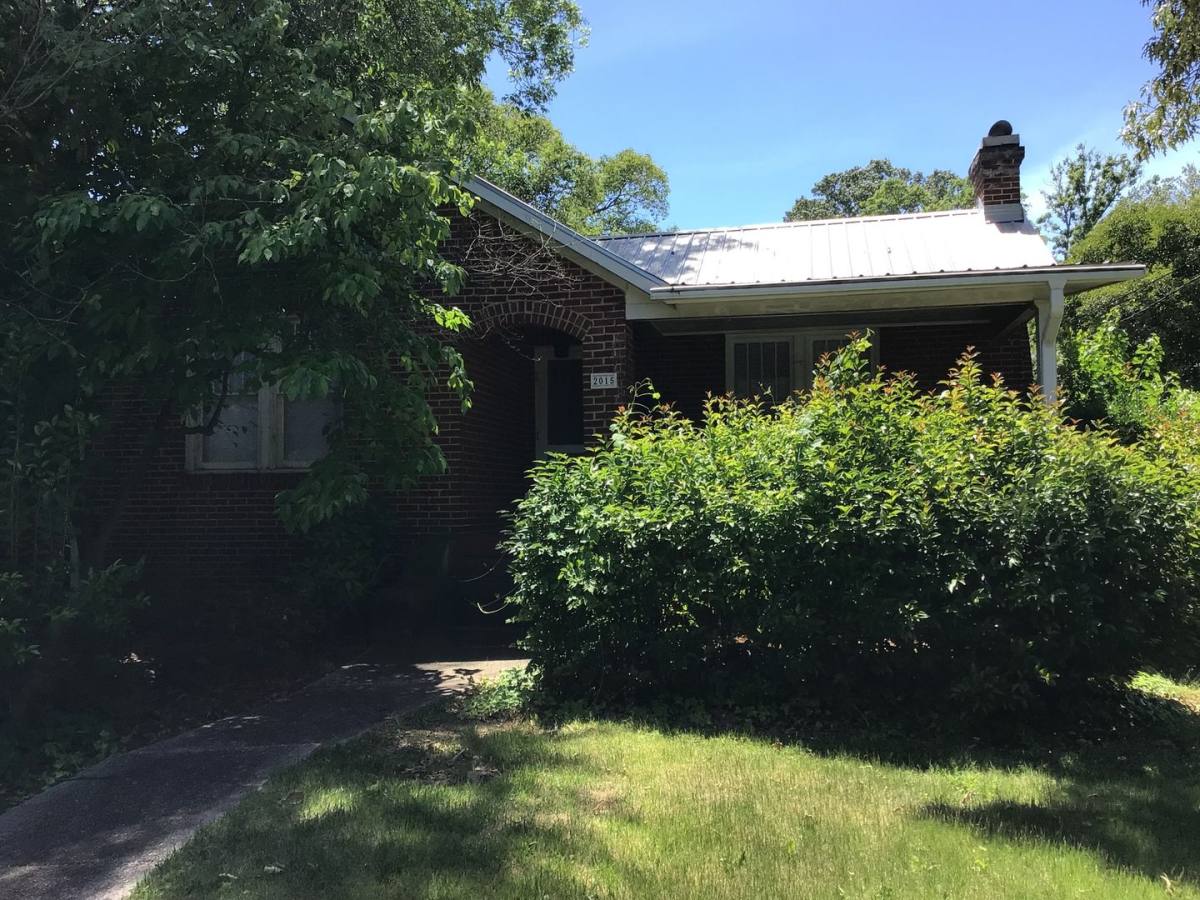 House for rent at 2015 Glenwood Ave, Raleigh, NC 27608