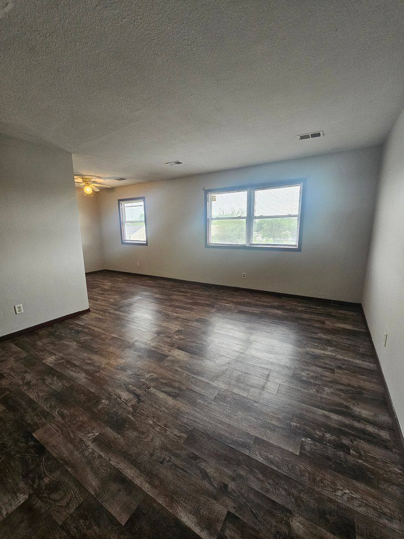 Apartment for rent at 710 W 63rd St, Davenport, IA 52806