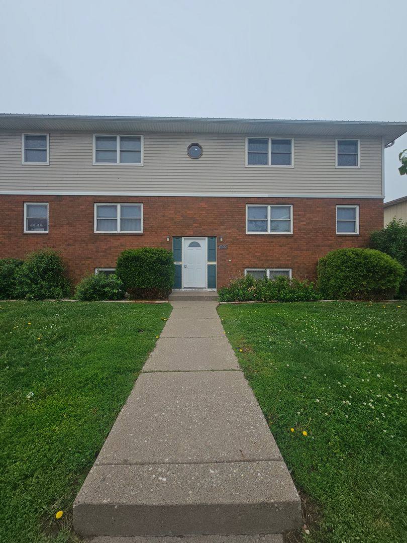 Apartment for rent at 710 W 63rd St, Davenport, IA 52806