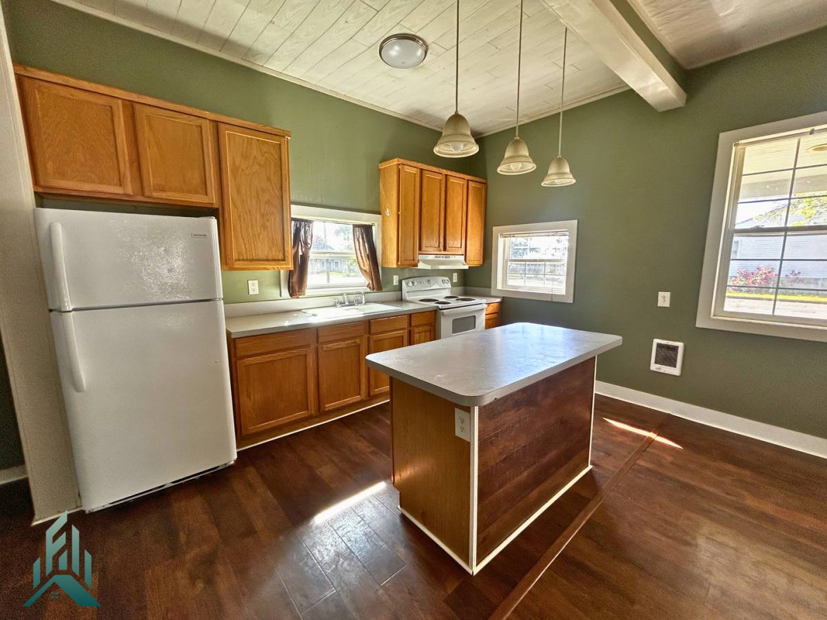 House for rent at 739 5th Ave SE, Albany, OR 97321