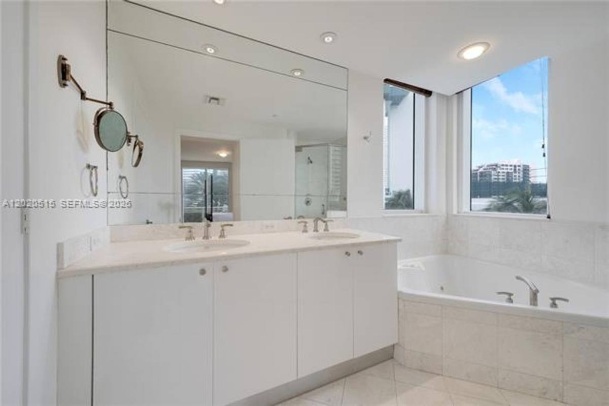 Condo for rent at 901 Brickell Key Blvd, Miami, FL 33131