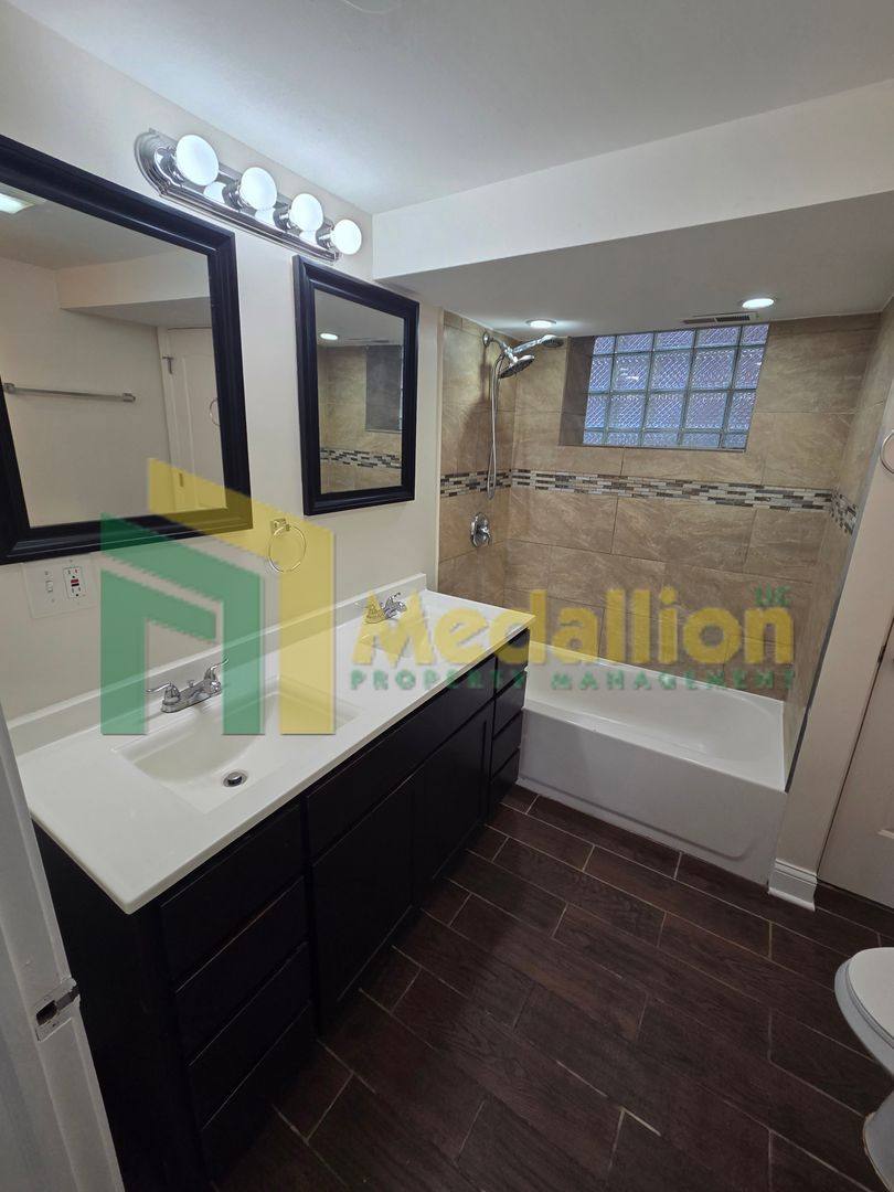 Apartment for rent at 7154 S Francisco Ave, Chicago, IL 60629