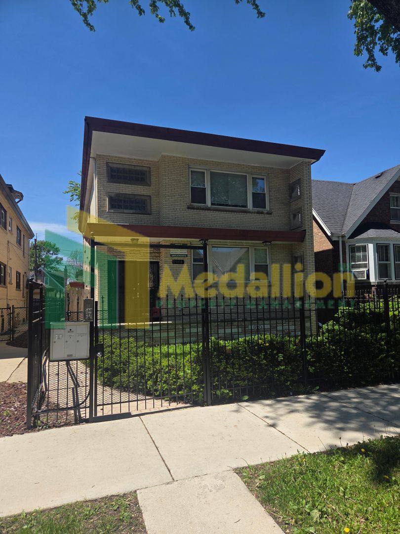Apartment for rent at 7154 S Francisco Ave, Chicago, IL 60629