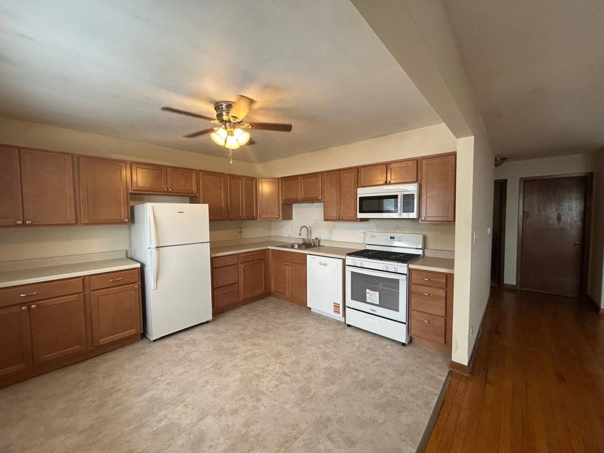 Apartment for rent at 820-880 N Milwaukee Ave, Libertyville, IL 60048